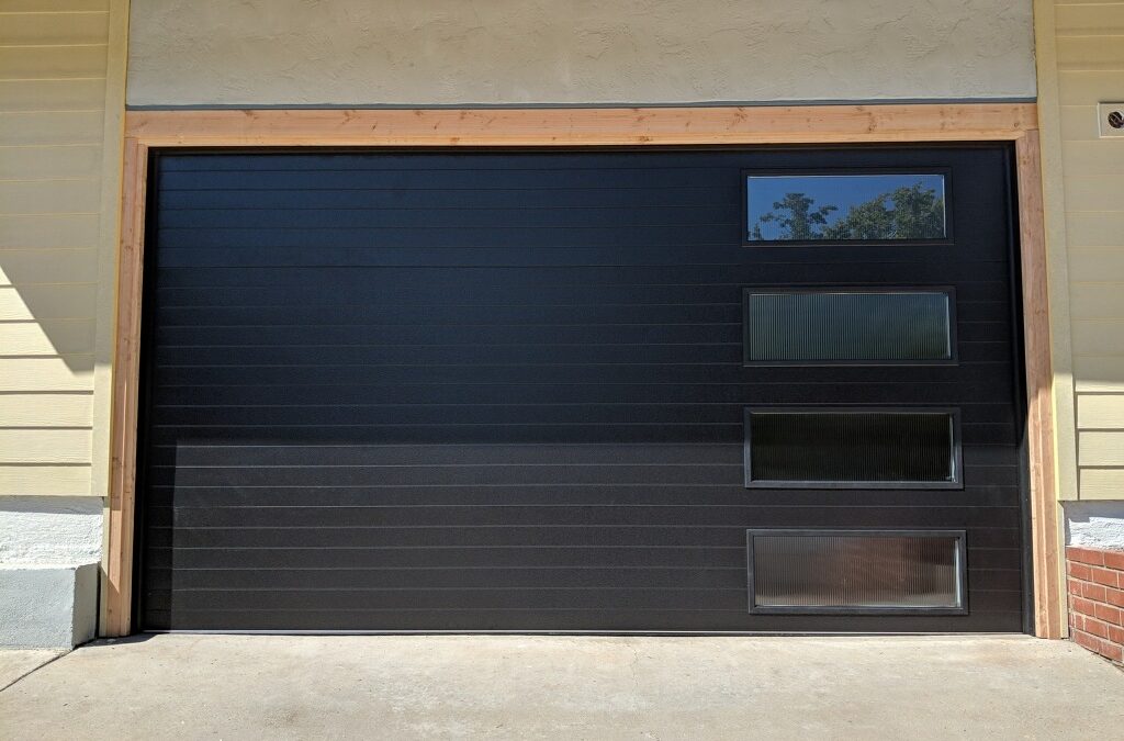 Modern Grooved 9139, Black, Long Frosted Windows